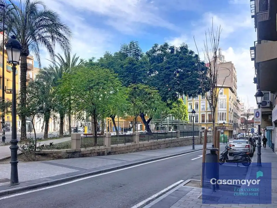 Vista exterior de Pis en venda en Alicante / Alacant amb Aire condicionat, Calefacció i Terrassa