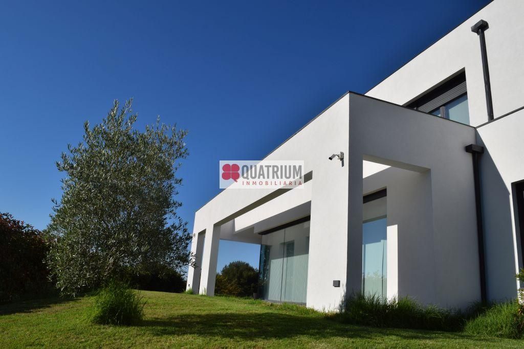 Exterior view of House or chalet for sale in Teo  with Heating, Private garden and Terrace