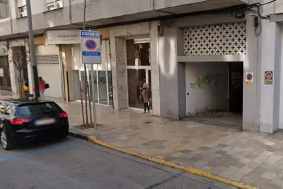 Vista exterior de Garaje de alquiler en Gandia