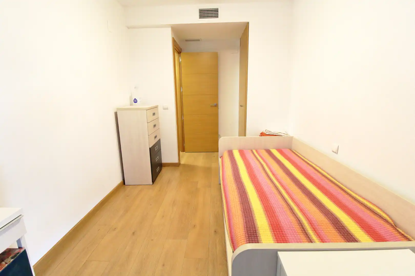 Bedroom of Flat for sale in Valencia  with Air Conditioner, Parquet flooring and Balcony