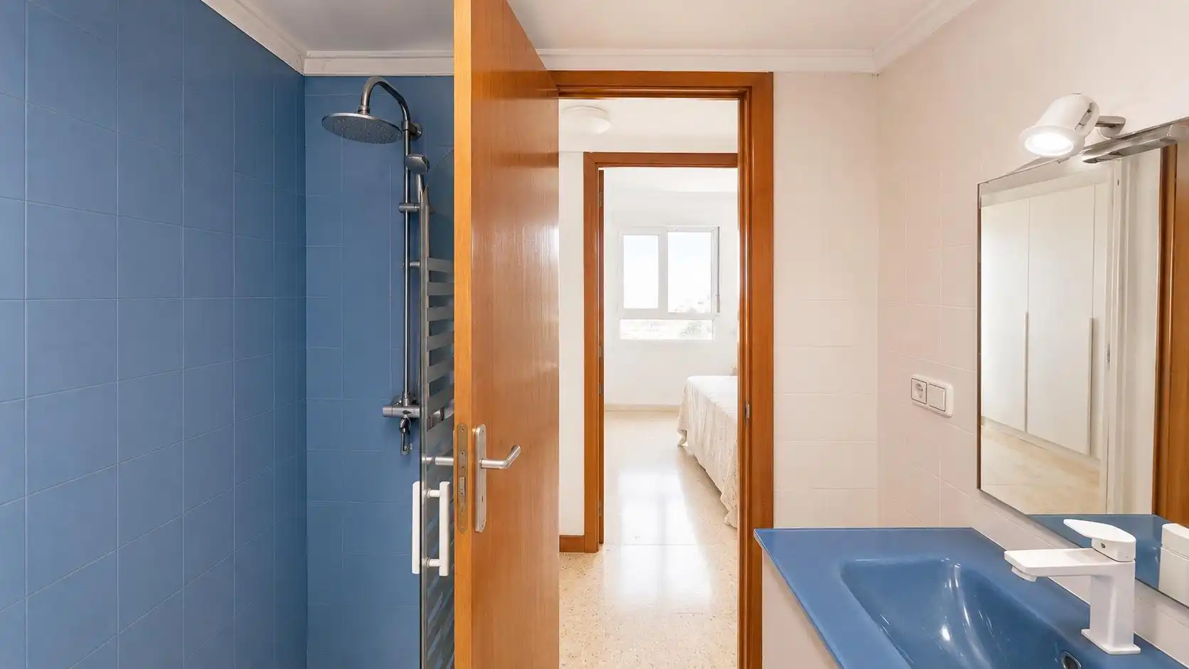 Bany de Pis en venda en Valencia amb Aire condicionat, Terrassa i Balcó