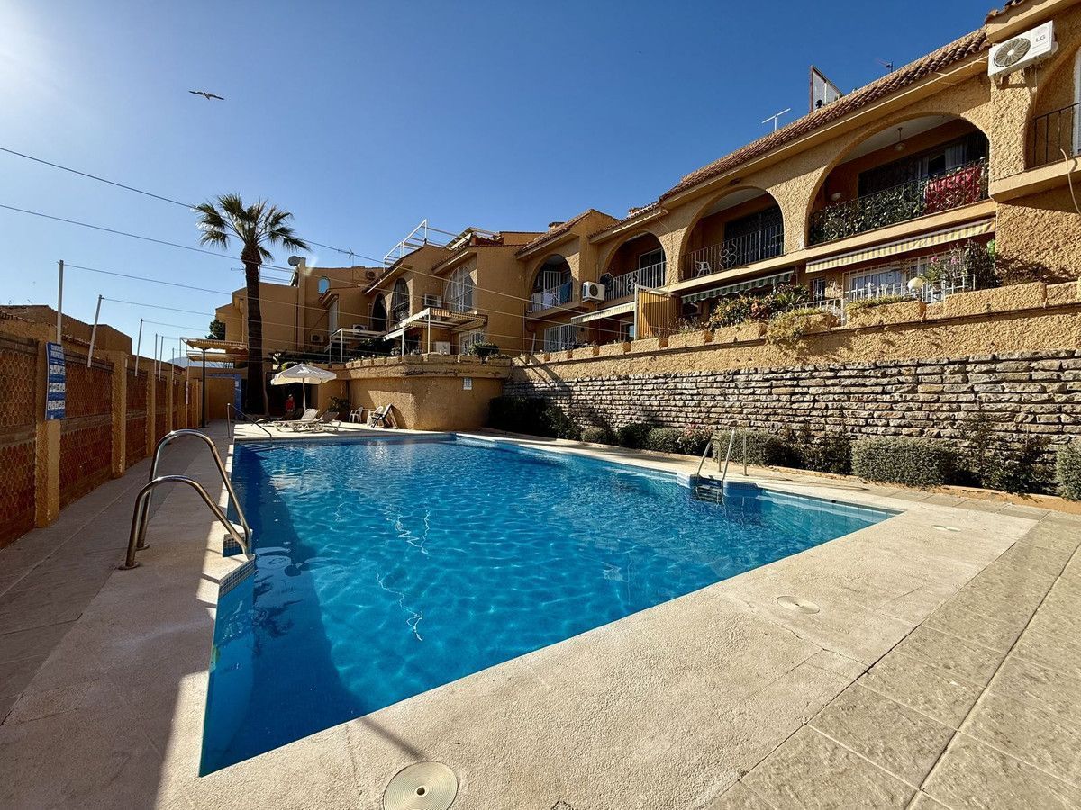 Piscina de Apartament de lloguer en Estepona amb Aire condicionat, Calefacció i Terrassa