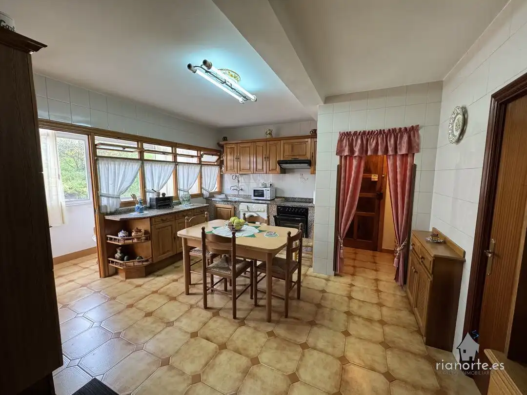 Cocina de Piso en venta en Ribadesella con Calefacción