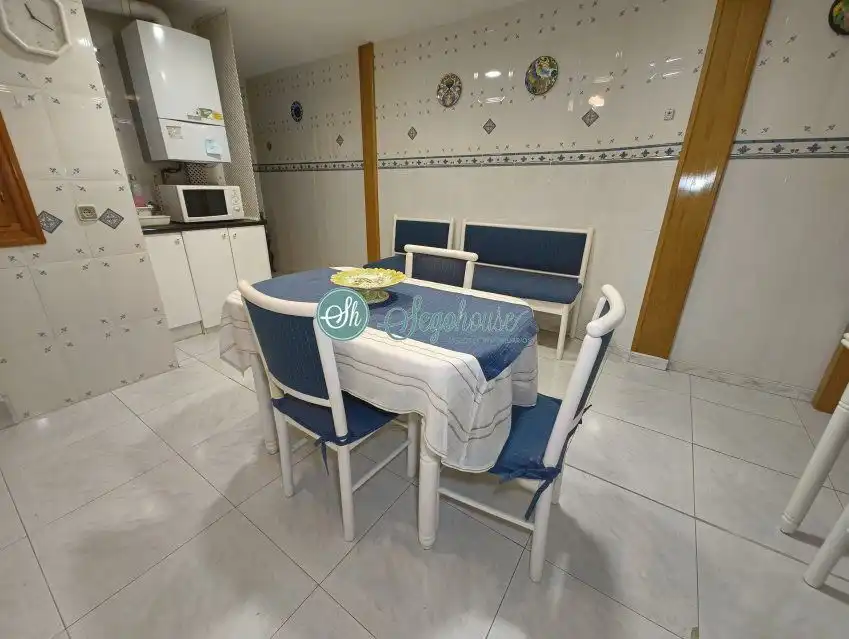 Comedor de Piso en venta en Segovia con Calefacción, Trastero y Balcón