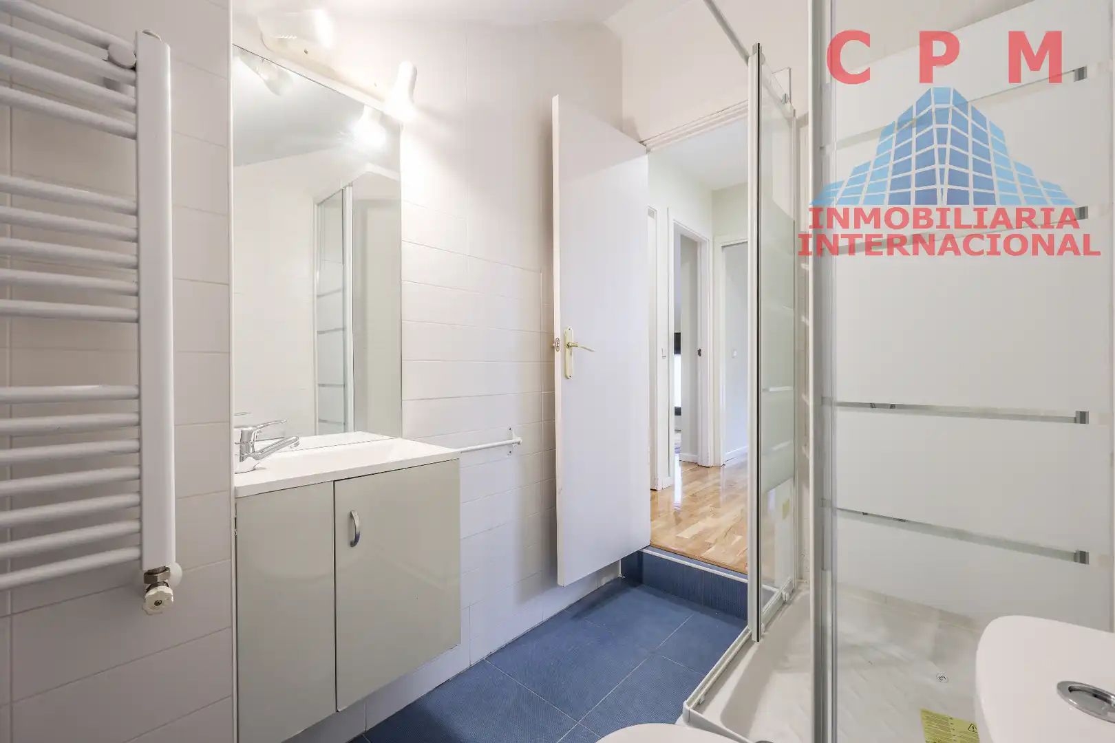 Baño de Dúplex de alquiler en Madrid con Aire acondicionado, Calefacción y Parquet