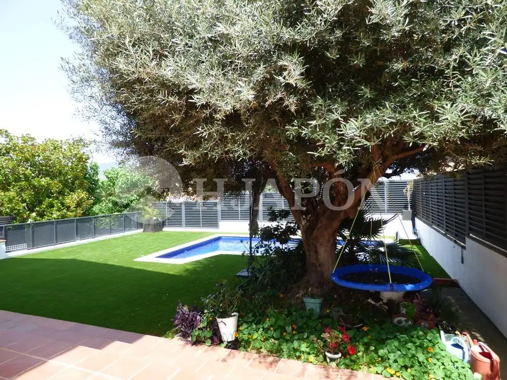 Jardí de Casa o xalet en venda en Alella amb Aire condicionat, Calefacció i Jardí privat