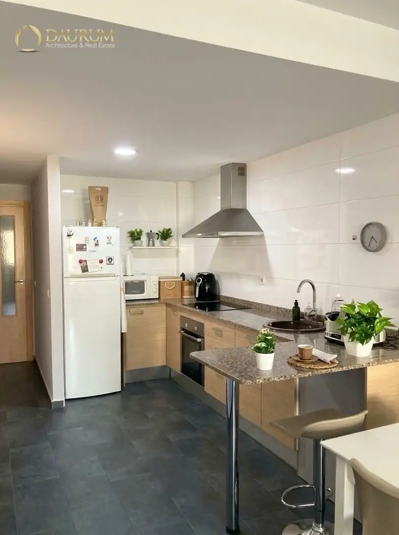 Kitchen of Flat for sale in Casc Urbà