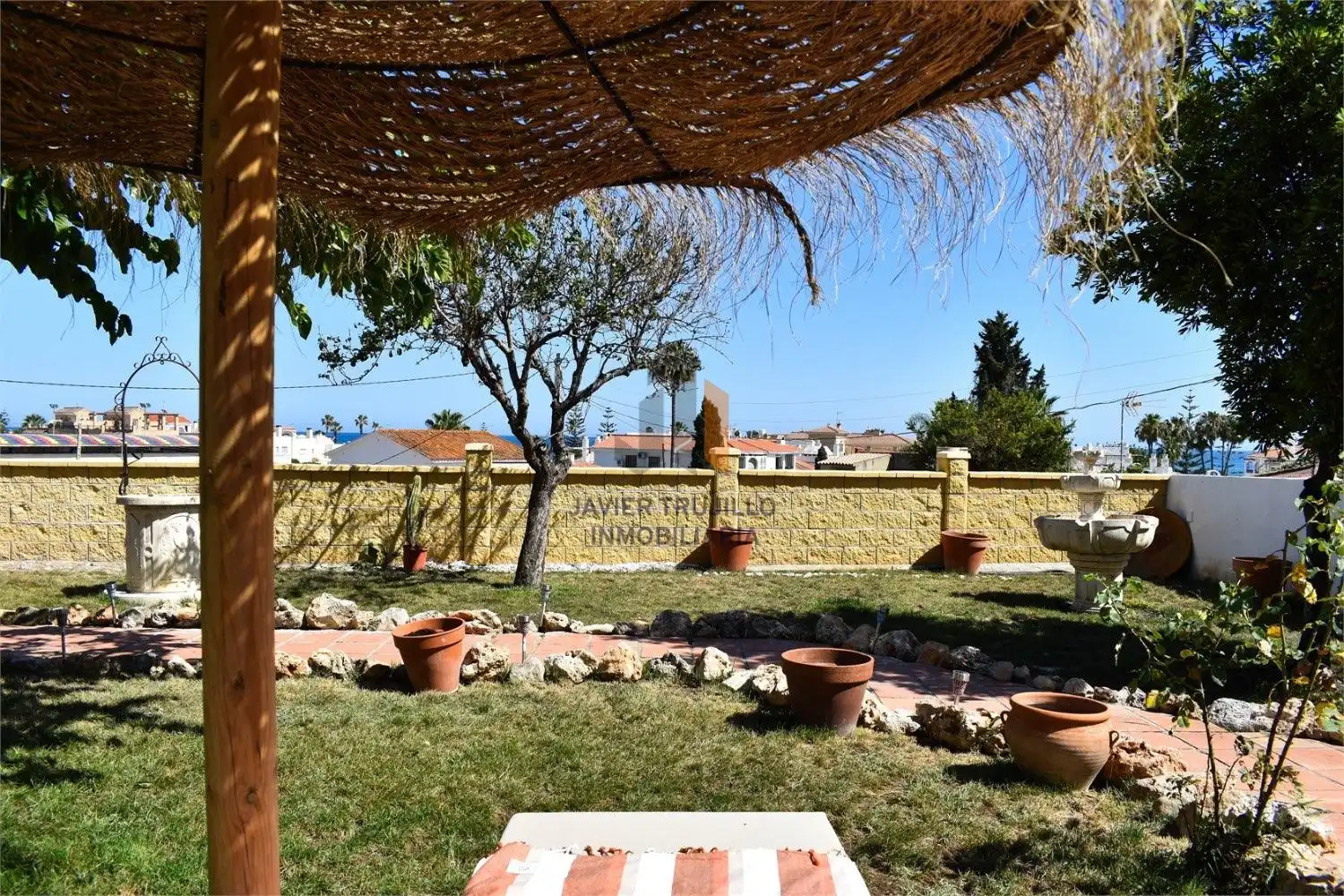 Jardí de Casa o xalet en venda en Vélez-Málaga amb Terrassa, Traster i Moblat