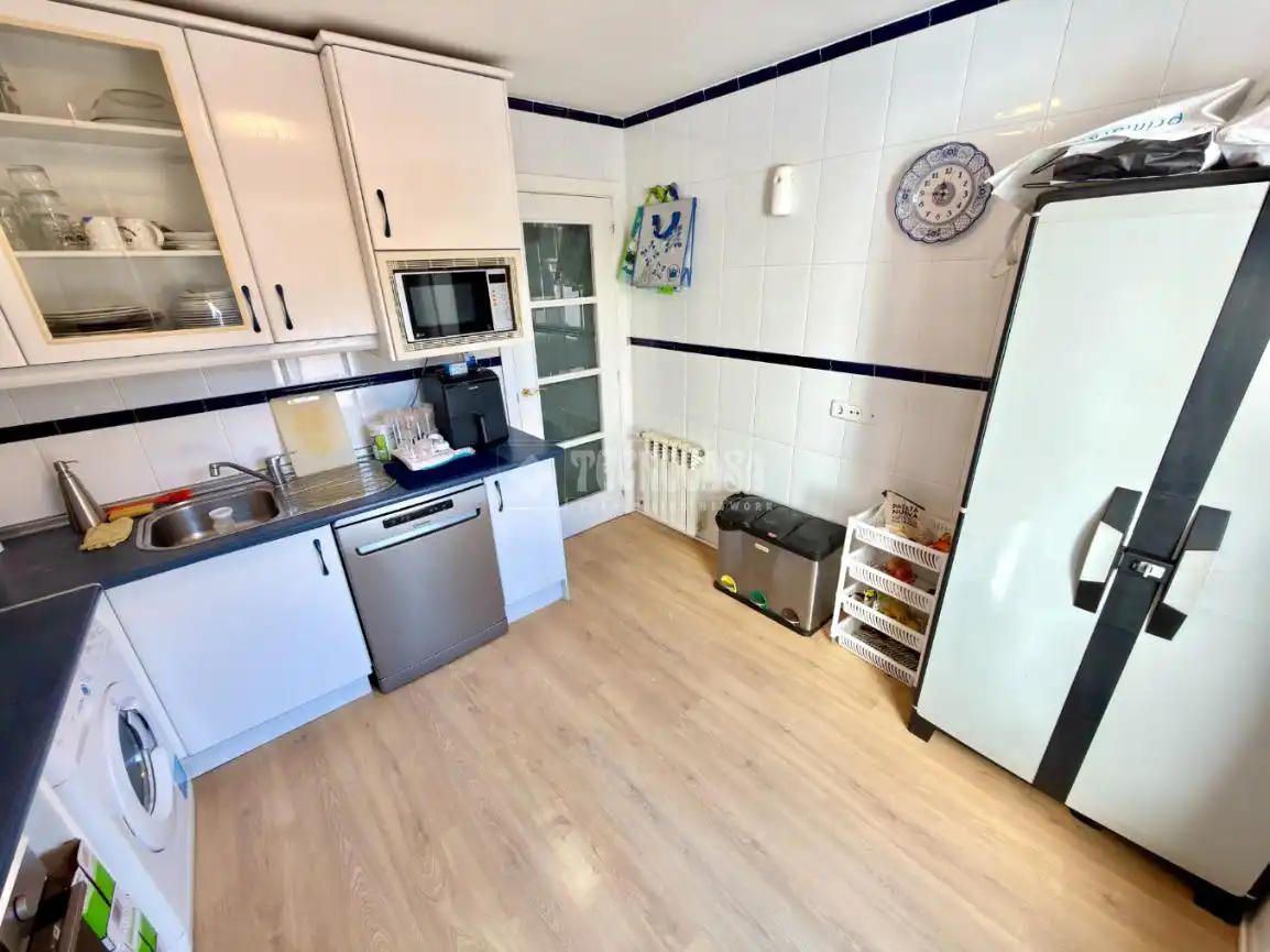 Cocina de Casa adosada en venta en Valdeaveruelo con Aire acondicionado, Calefacción y Terraza