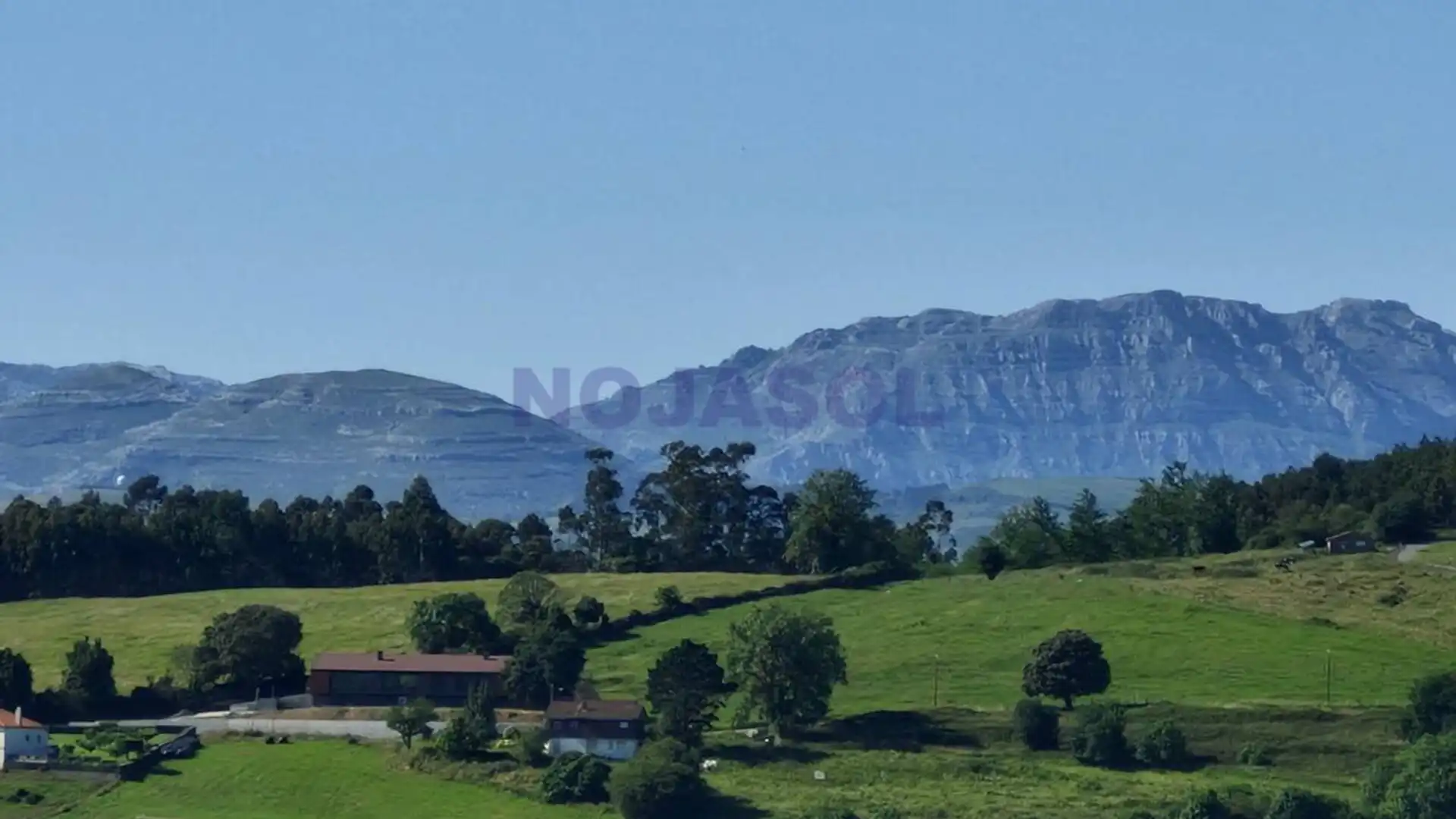 Vista exterior de Terreno en venta en Meruelo