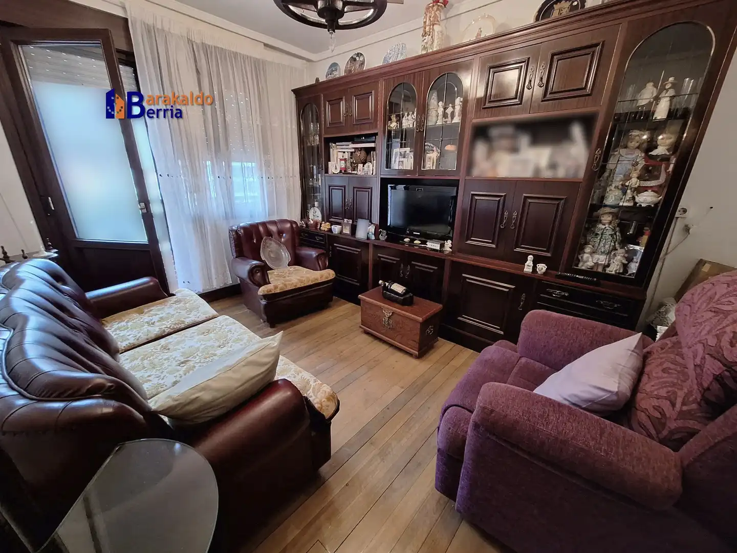 Sala de estar de Piso en venta en Barakaldo  con Trastero, Amueblado y Balcón