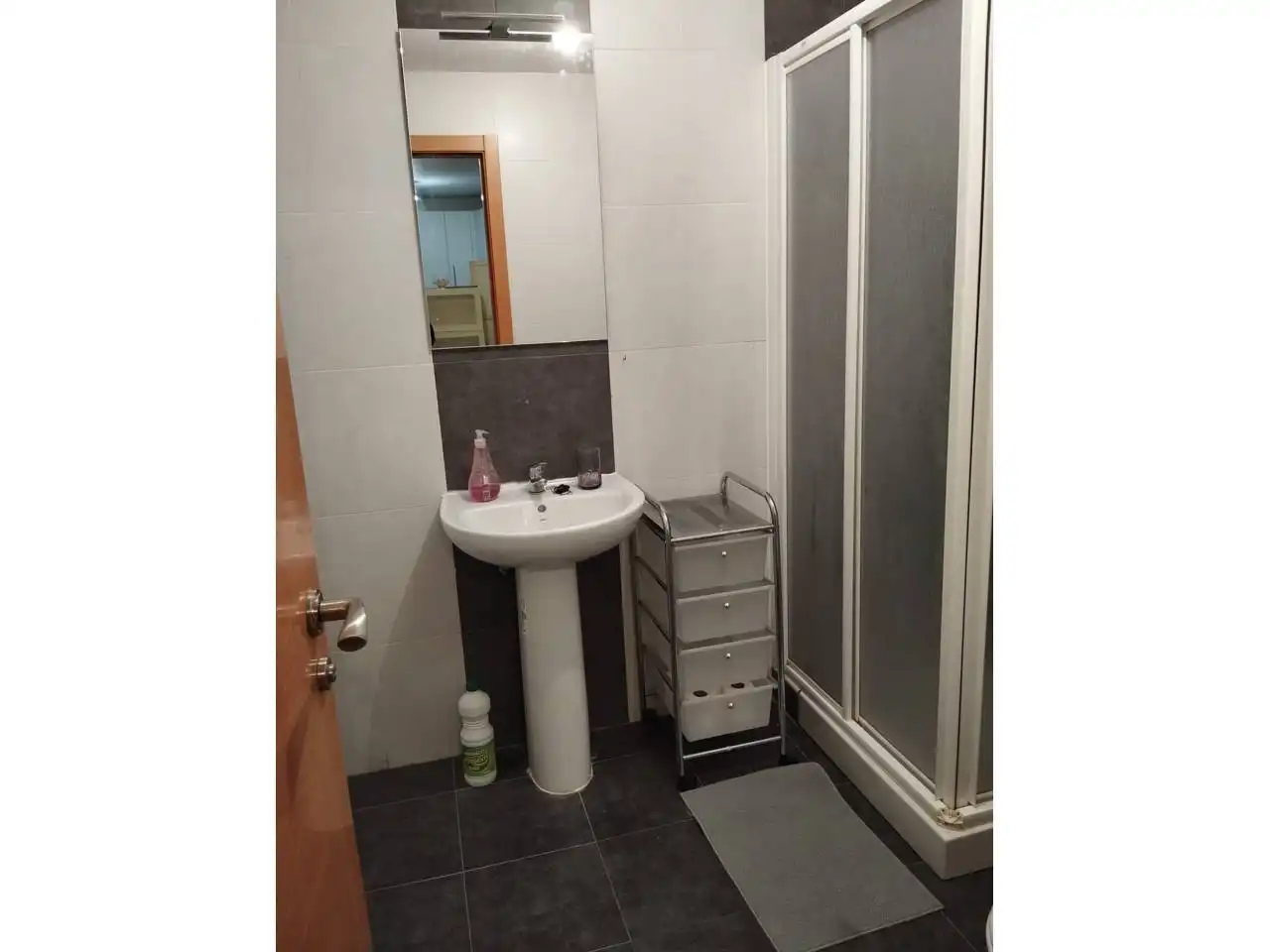 Baño de Apartamento de alquiler en Ocaña con Calefacción, Parquet y Amueblado