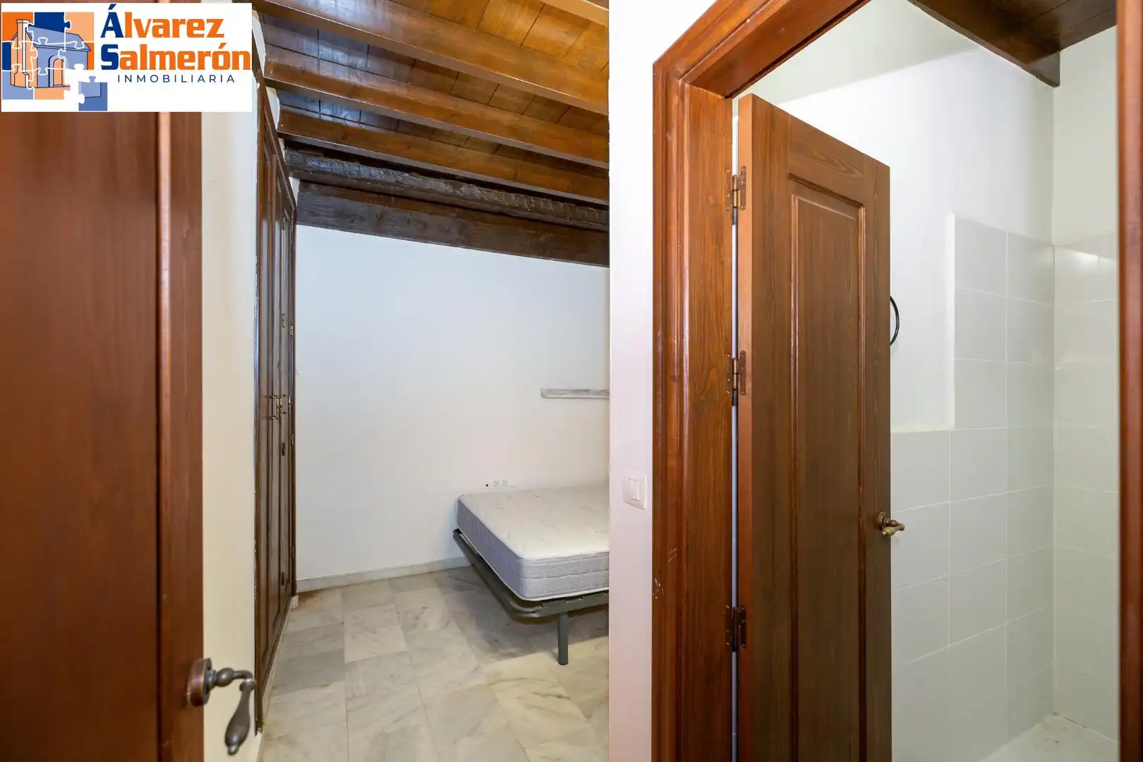 Habitación de Apartamento en venta en Granada