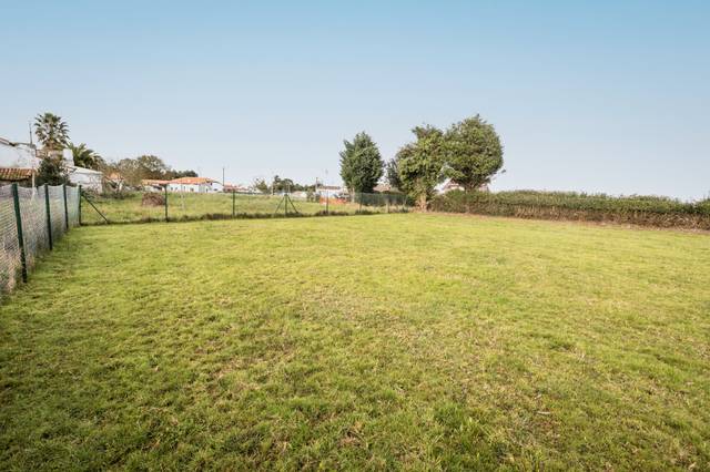 Terreno residencial en Venta en Barrio Carretera de Riego Arriba en Cudillero