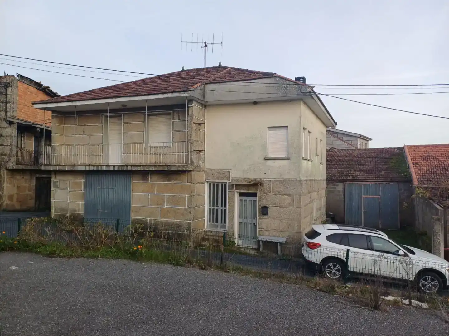 Vista exterior de Pis en venda en Xunqueira de Ambía amb Jardí privat, Traster i Moblat