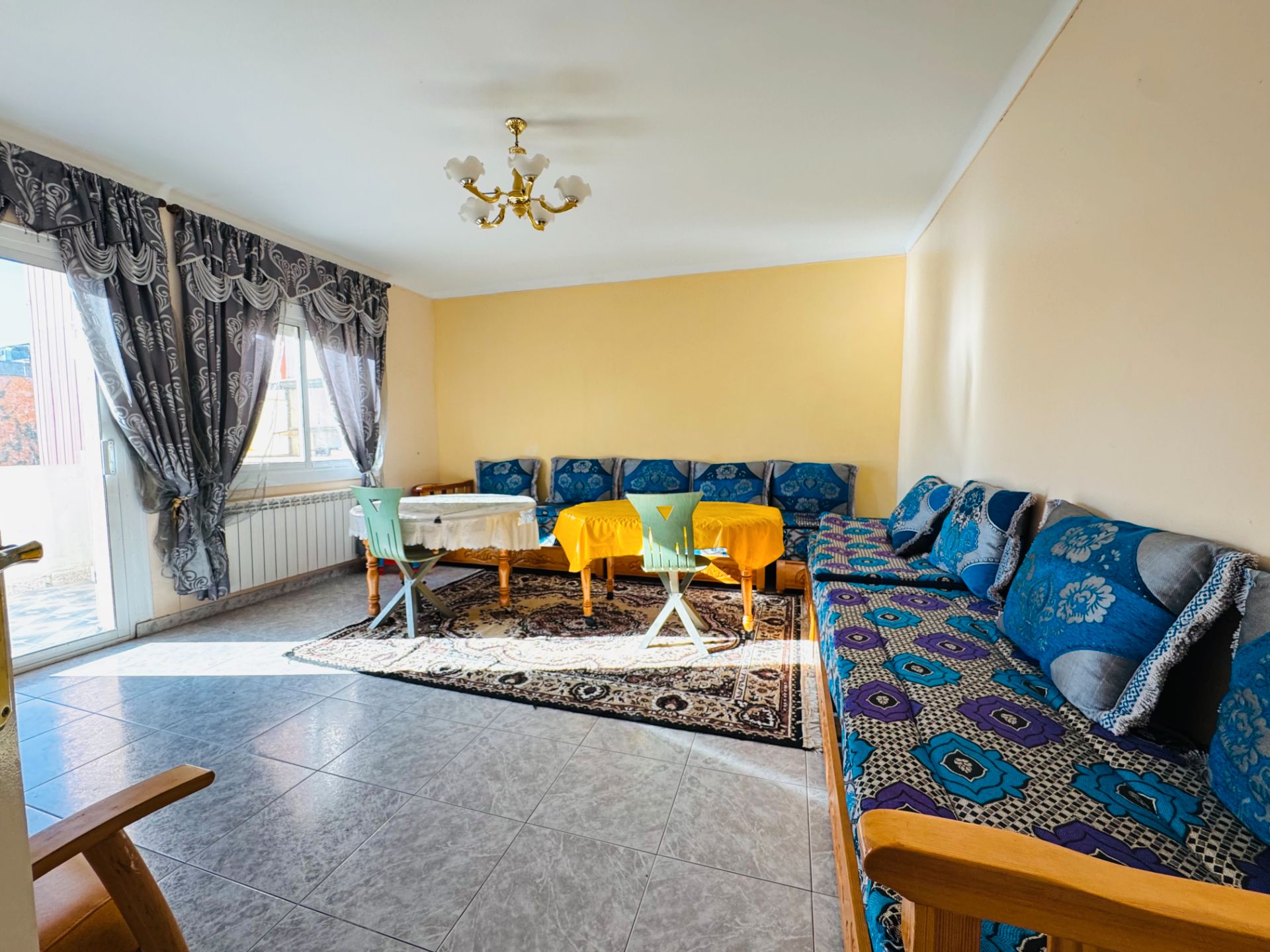 Sala de estar de Piso en venta en Figueres con Calefacción y Terraza