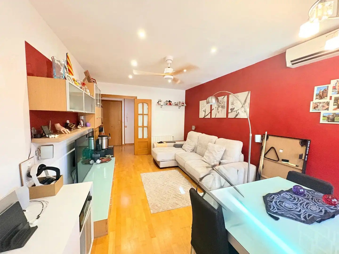 Sala de estar de Piso en venta en Pallejà con Aire acondicionado, Calefacción y Parquet