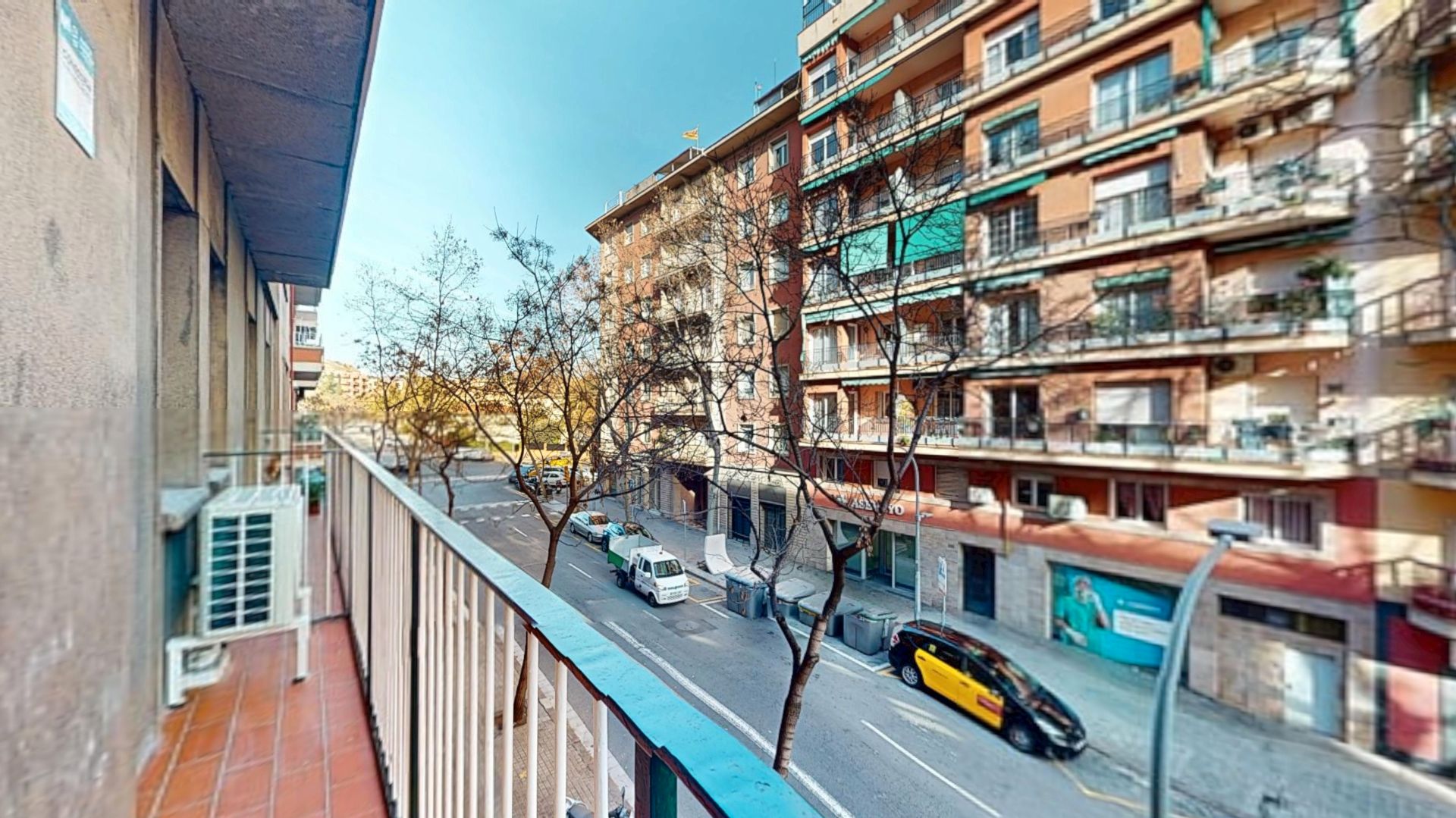 Exterior view of Flat for sale in  Barcelona Capital  with Air Conditioner, Heating and Parquet flooring