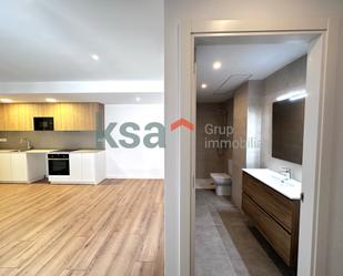Cuina de Dúplex en venda en Badalona amb Aire condicionat, Calefacció i Parquet
