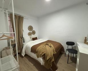 Dormitori de Apartament per a compartir en  Valencia Capital amb Moblat, Forn i Rentadora