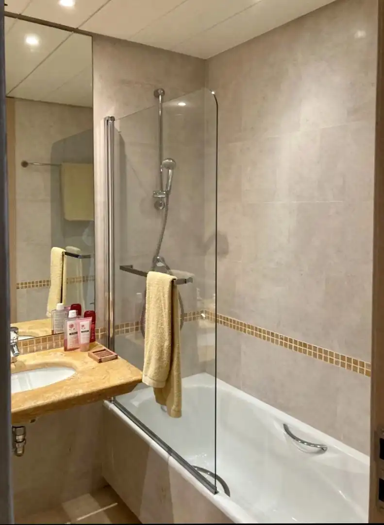 Baño de Planta baja en venta en Sotogrande con Aire acondicionado, Terraza y Piscina