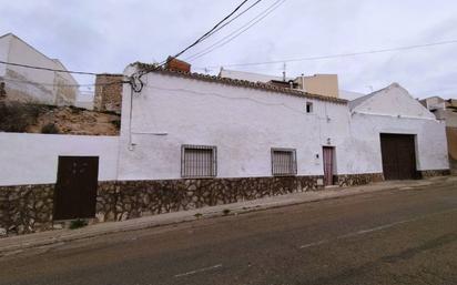 Vista exterior de Casa adosada en venda en La Guardia amb Jardí privat