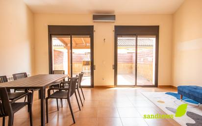 Garden of Single-family semi-detached for sale in Figueres  with Air Conditioner, Heating and Terrace