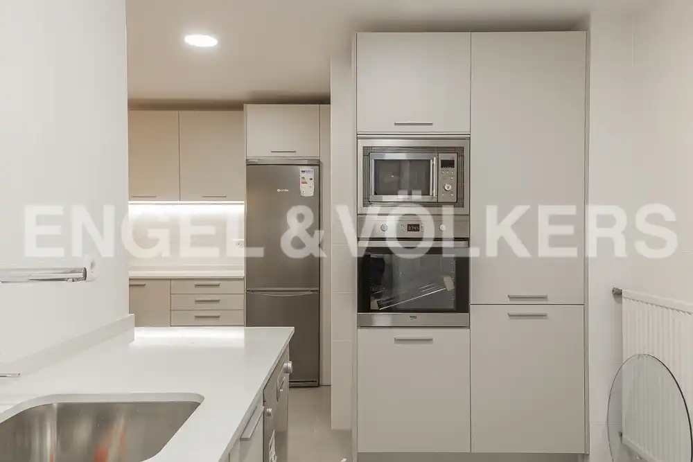 Kitchen of Flat for rent in Madrid  with Air Conditioner, Heating and Private garden