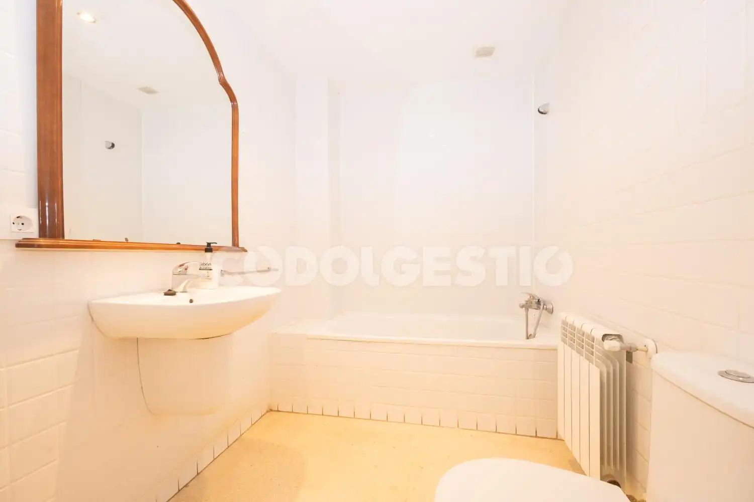 Badezimmer von Wohnung zum Verkauf in Manlleu