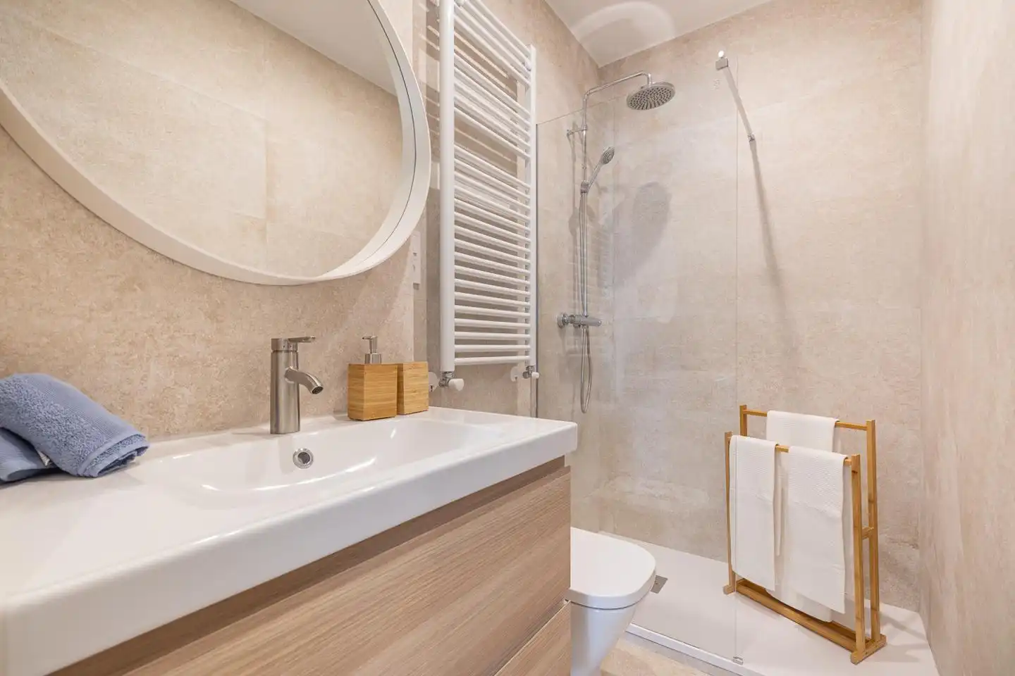 Bathroom of Flat for rent in Madrid  with Air Conditioner, Heating and Terrace