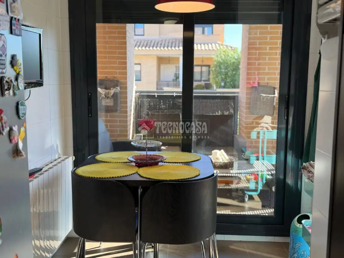 Terrassa de Casa adosada en venda en Villanueva de la Cañada amb Aire condicionat, Calefacció i Jardí privat
