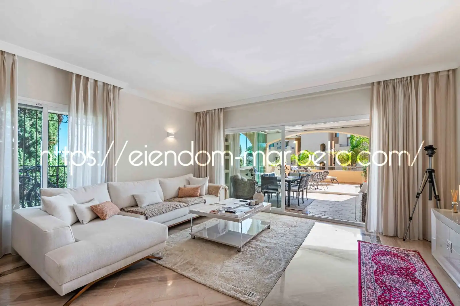 Sala de estar de Apartamento en venta en Marbella con Aire acondicionado, Terraza y Amueblado
