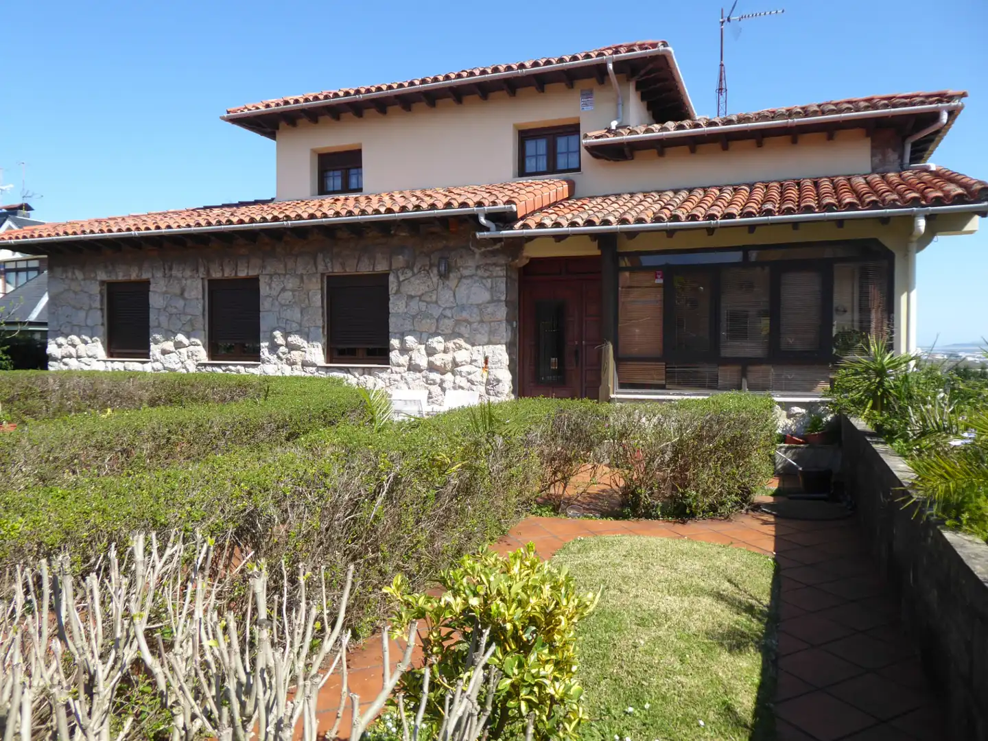 Außenansicht von Haus oder Chalet zum Verkauf in Camargo mit Heizung, Privatgarten und Terrasse