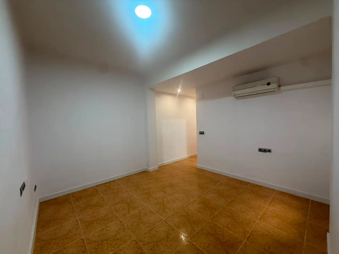 Flat for rent in Mislata  with Air Conditioner, Furnished and Oven