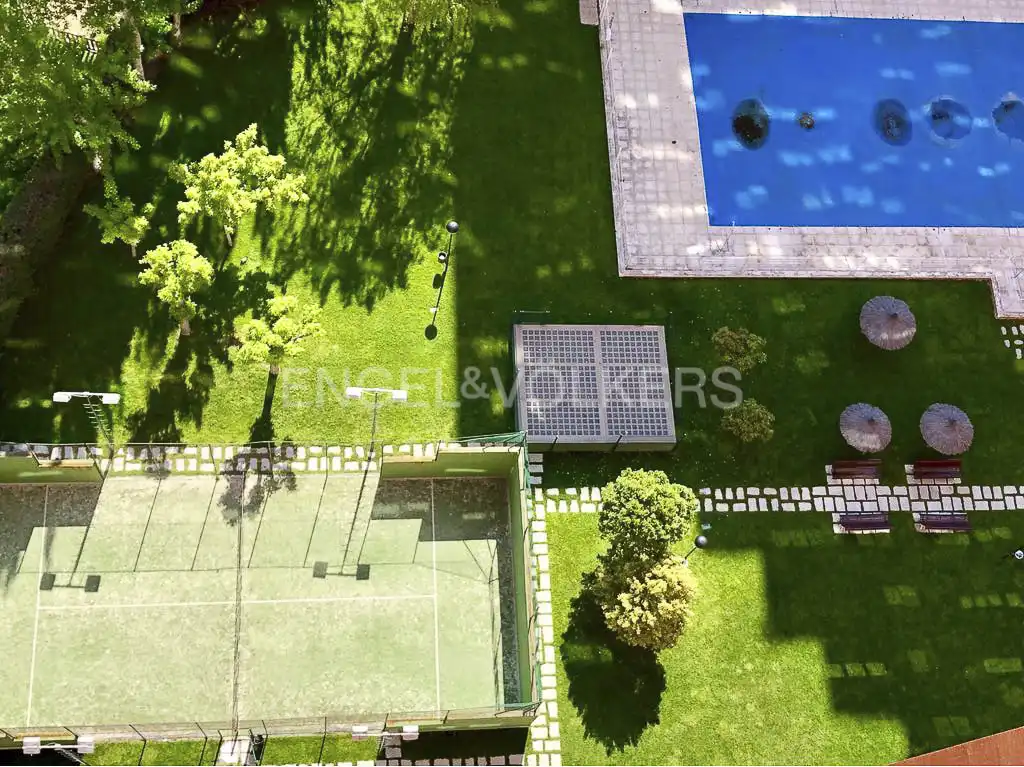 Garden of Attic for sale in Madrid  with Air Conditioner, Heating and Private garden