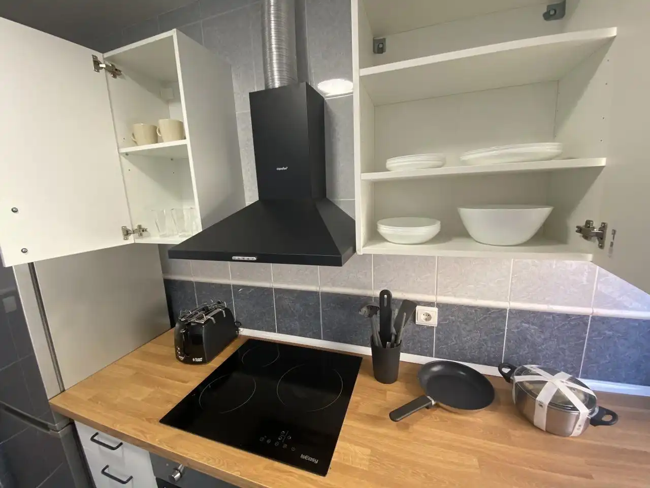 Kitchen of Flat for share in León Capital   with Furnished