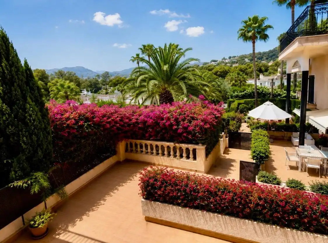 Terrasse von Maisonette zum Verkauf in Calvià mit Klimaanlage, Heizung und Privatgarten