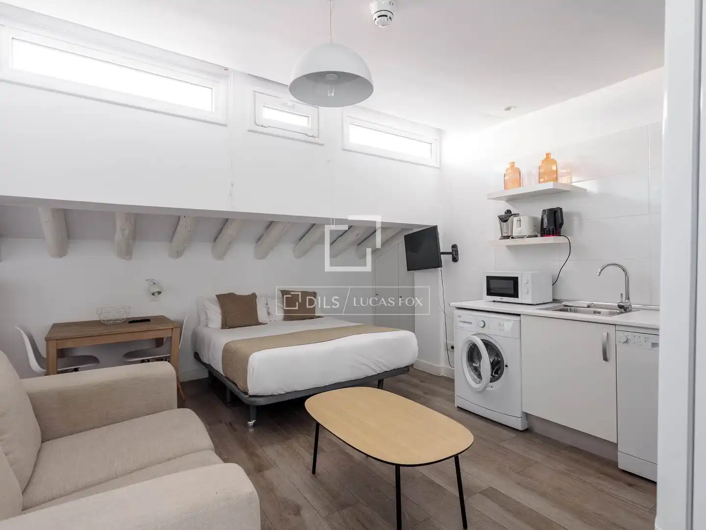Habitación de Piso de alquiler en Pozuelo de Alarcón con Aire acondicionado y Amueblado
