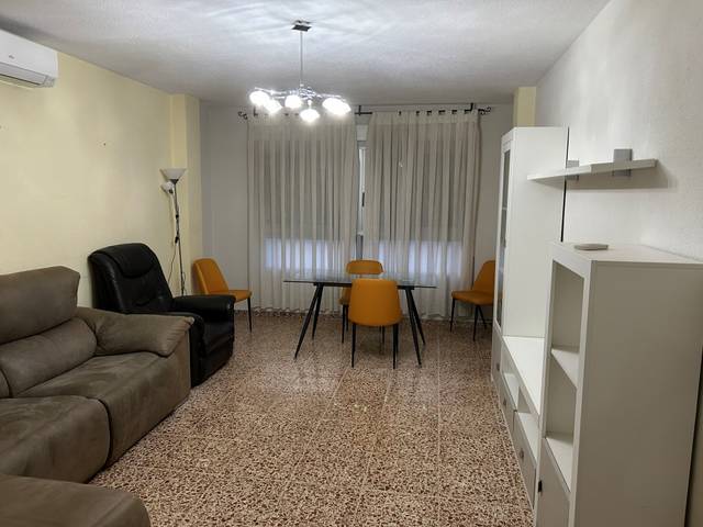 Piso en Alquiler en Carrer de Colom en Benigànim