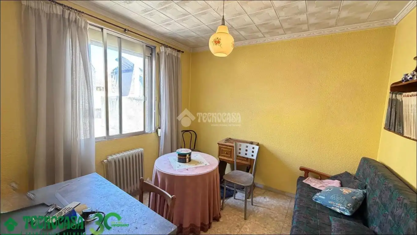 Dormitori de Casa adosada en venda en Alcázar de San Juan amb Calefacció, Jardí privat i Terrassa