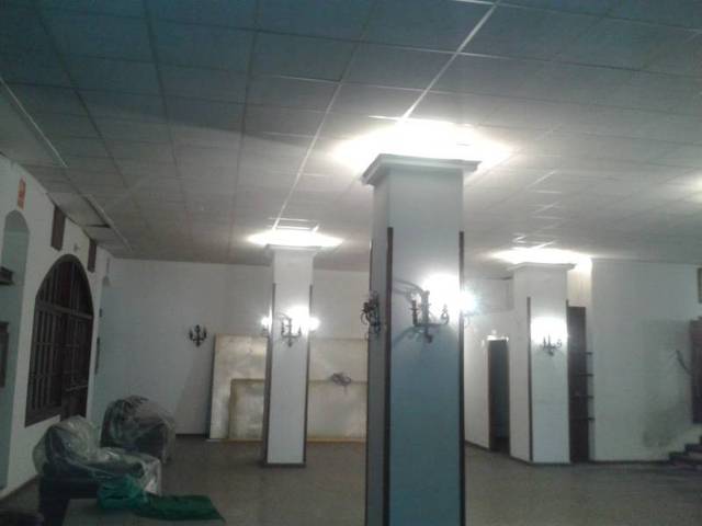 Local comercial en Alquiler en Sant Josep - Zona Hospital