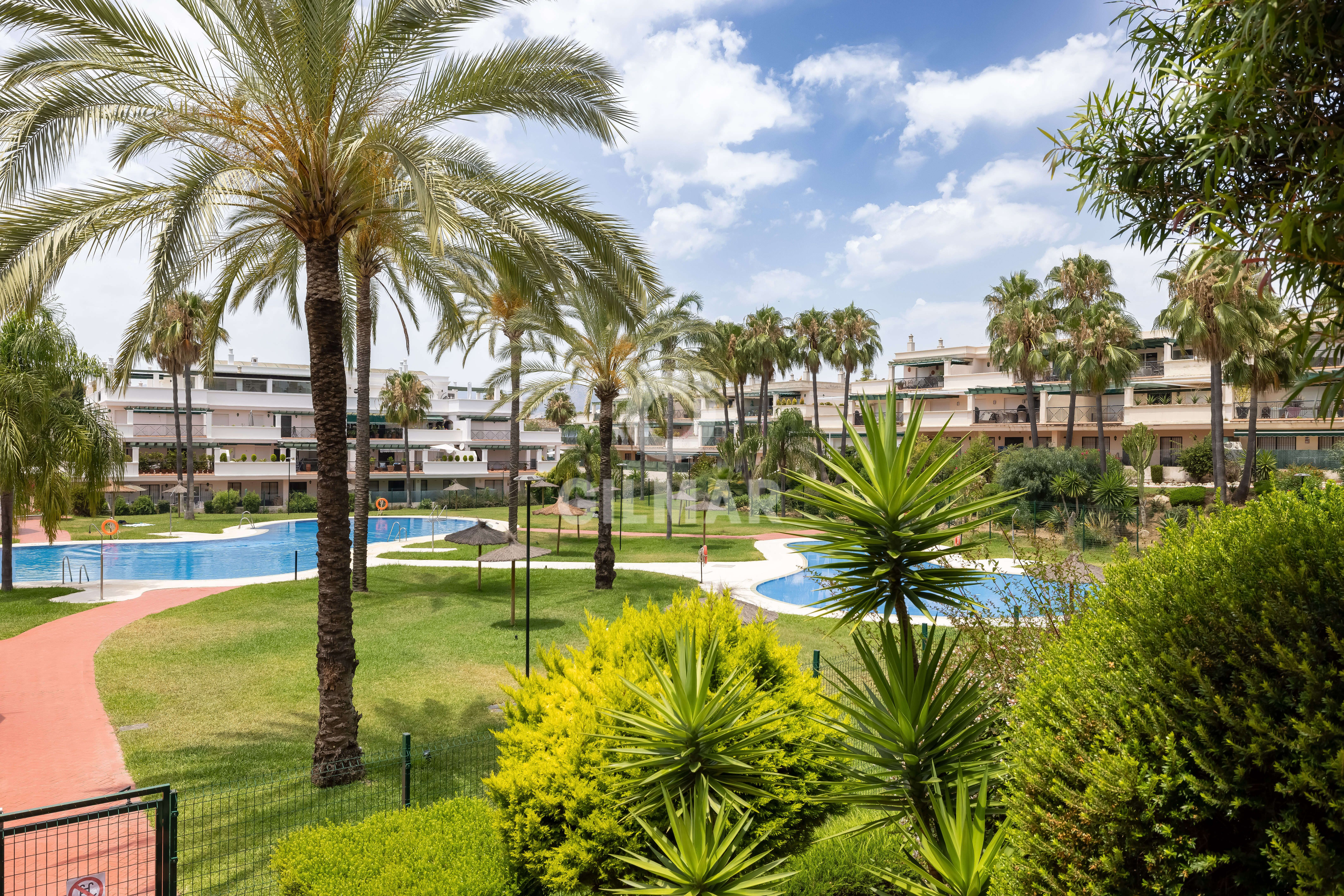 Garden of Apartment for sale in Marbella  with Heating, Swimming Pool and Furnished