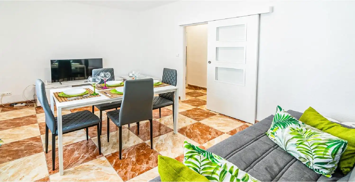 Flat with terrace for sale in Sureste