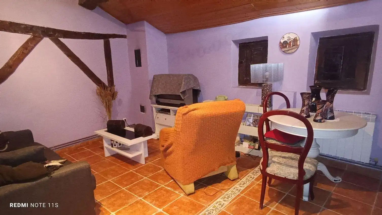 Sala d'estar de Finca rústica en venda en Oña amb Calefacció, Jardí privat i Moblat