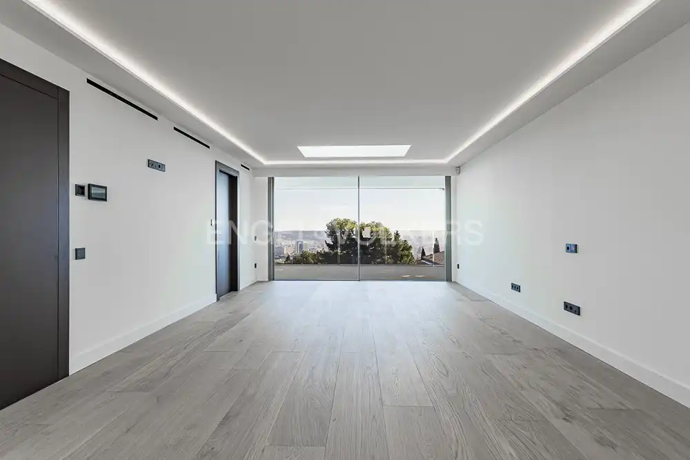 Sala de estar de Casa o chalet en venta en Barcelona con Aire acondicionado, Calefacción y Jardín privado