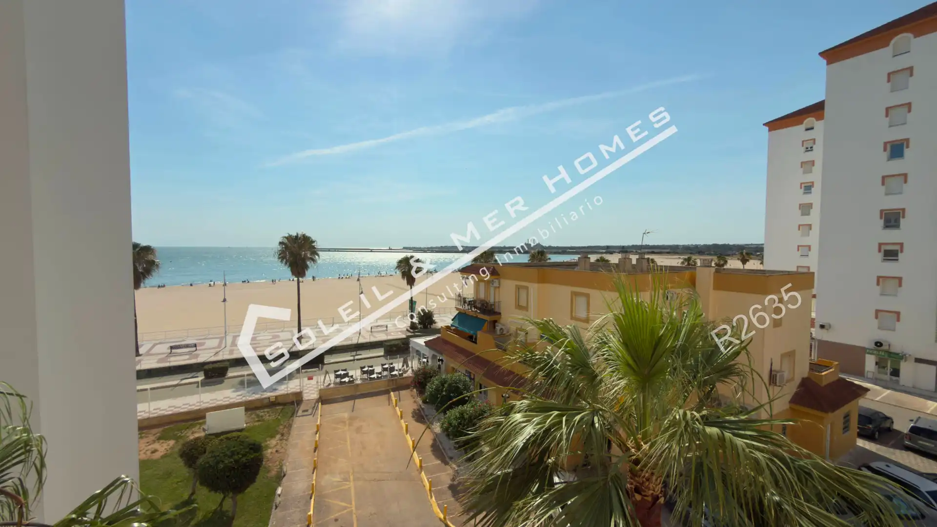 Flat with terrace for sale in Paseo Marítimo