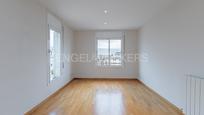 Living room of Attic for sale in  Barcelona Capital  with Air Conditioner, Parquet flooring and Terrace