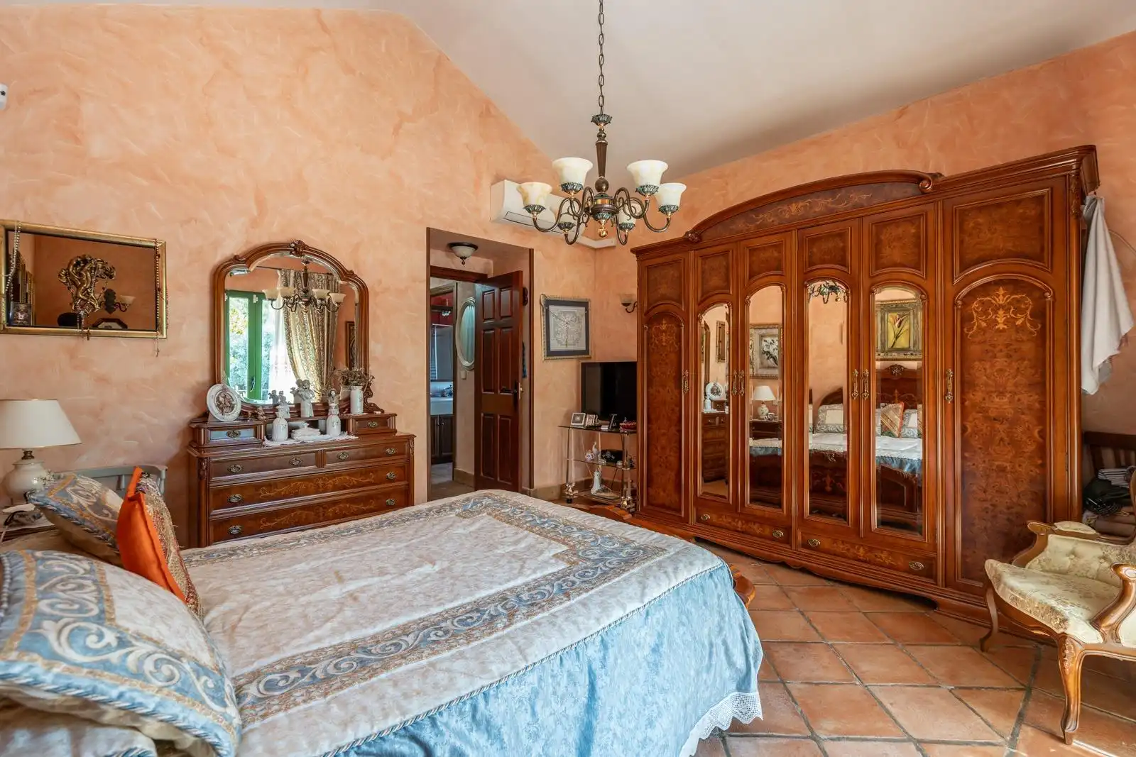 Bedroom of Country homes for sale in Chinchón  with Air Conditioner, Heating and Private garden