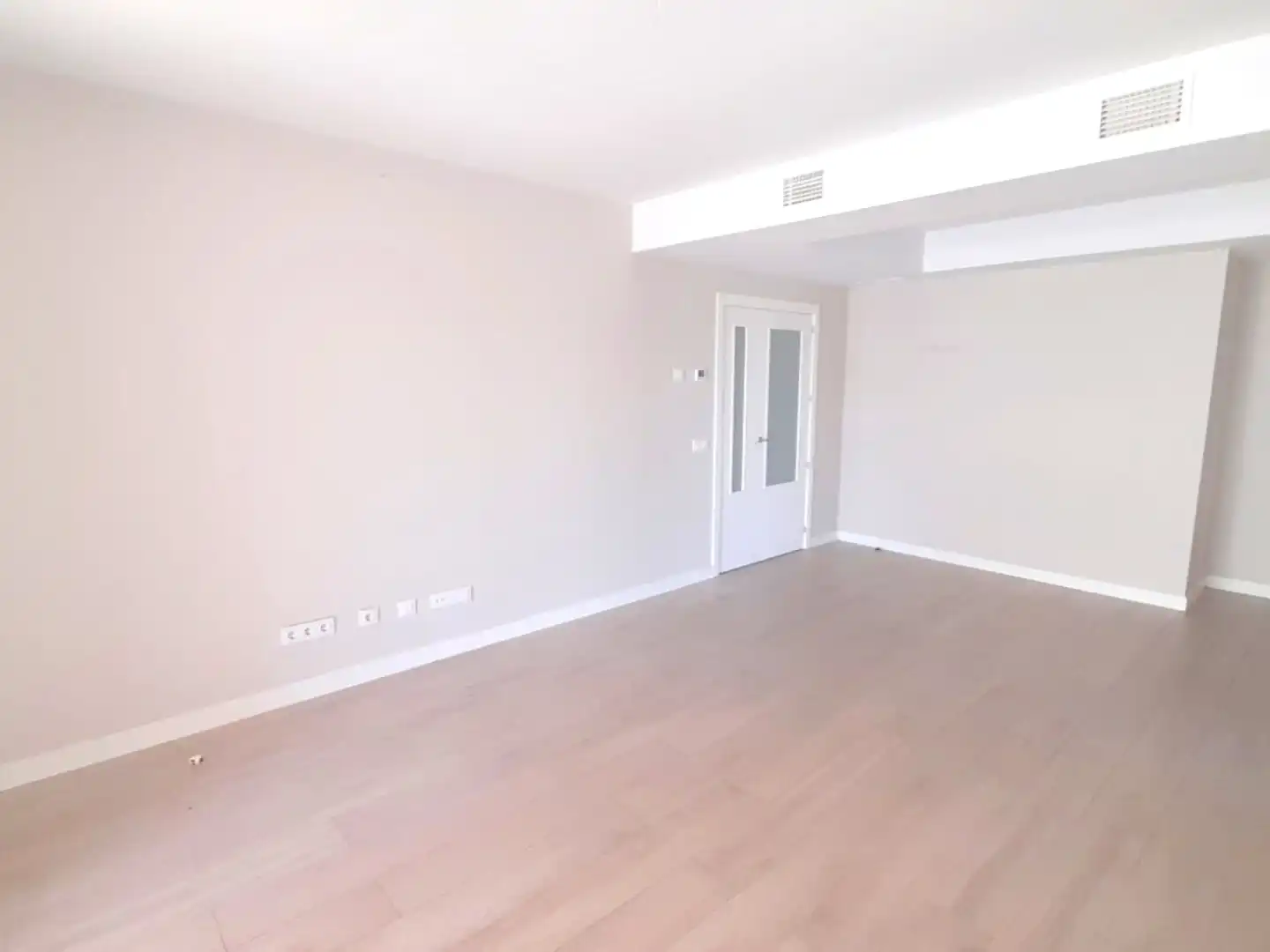 Living room of Flat for rent in Tres Cantos  with Heating, Terrace and Storage room
