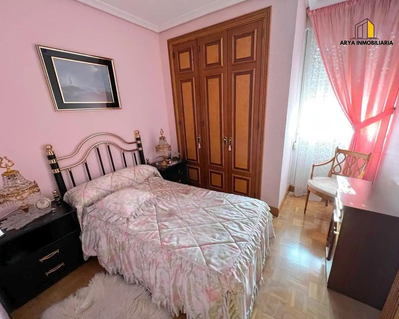 Schlafzimmer von Einfamilien-Reihenhaus zum Verkauf in Torrejón de Ardoz mit Klimaanlage, Heizung und Terrasse
